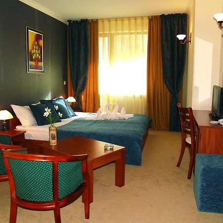 Hotel Emerald Apartment-complex