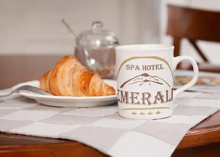 Emerald - Complex 4*