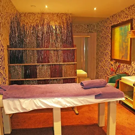 Hotel Emerald Aparthotel