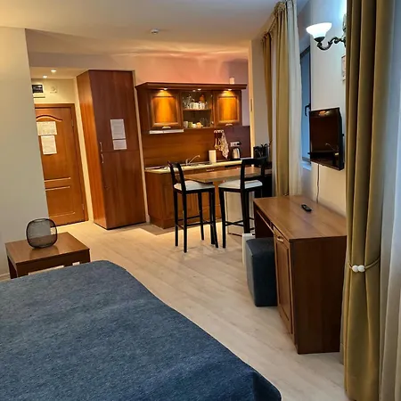 Lejlighedshotel Emerald - Complex 4*